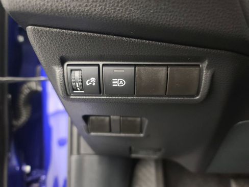 Used 2025 Toyota Corolla Cross LE image 25