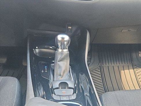 Used 2019 Toyota C-HR XLE FWD image 13