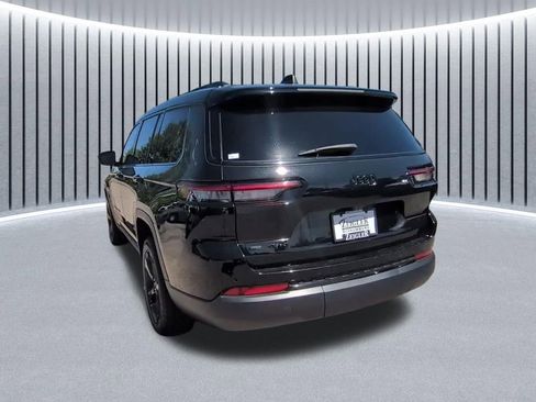 Used 2023 Jeep Grand Cherokee L Laredo AWD/4WD image 8