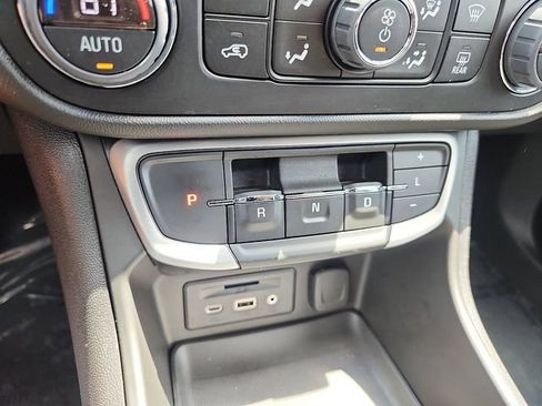 Used 2023 GMC Terrain SLT FWD image 15