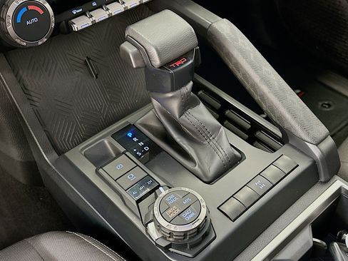 Used 2024 Toyota Tacoma TRD Off-Road image 25