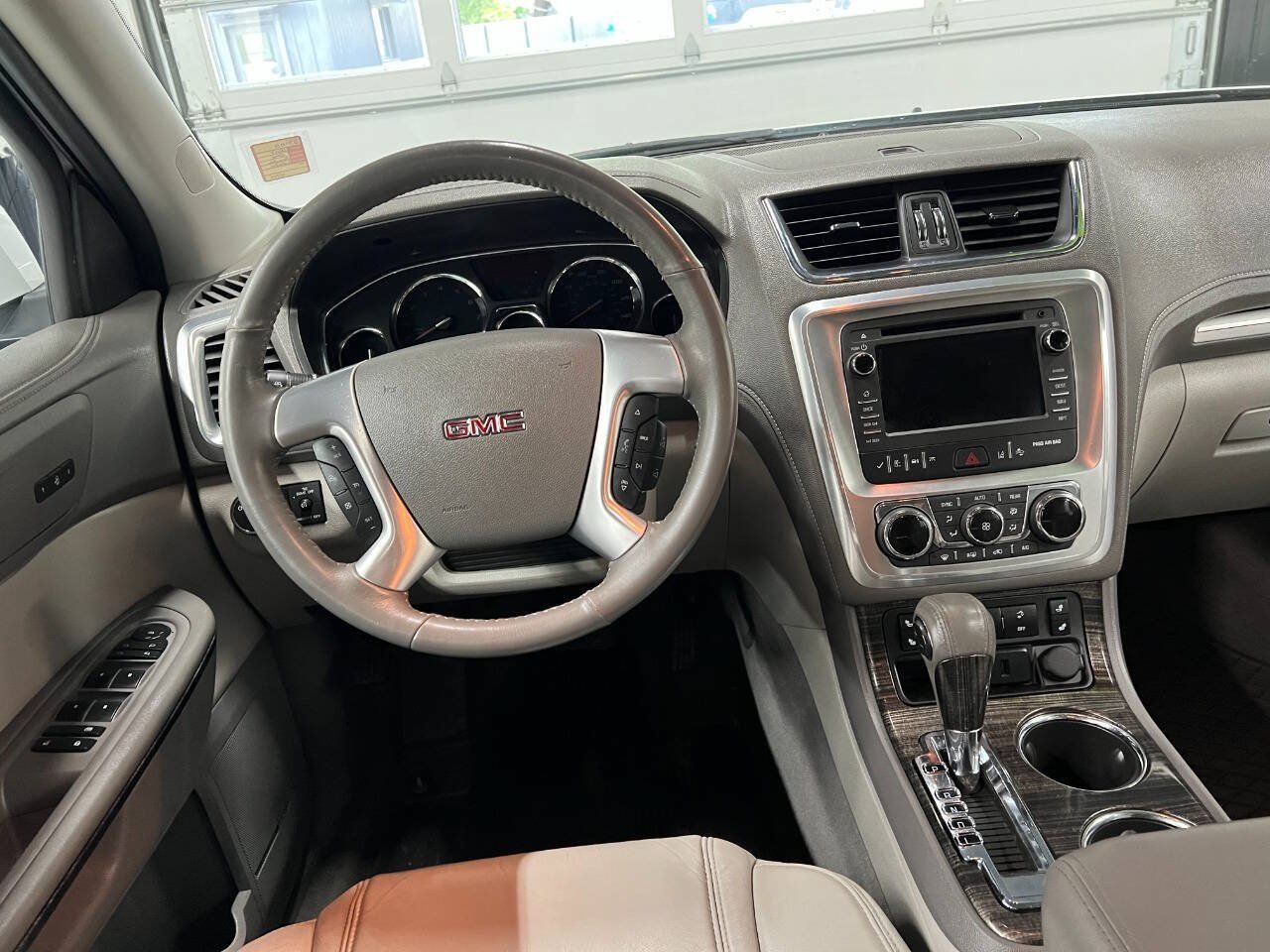 Used 2017 GMC Acadia Limited SLT AWD/4WD image 8