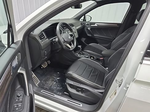 Used 2024 Volkswagen Tiguan SEL R-Line w/ MDO Package, Two-Row AWD/4WD image 31