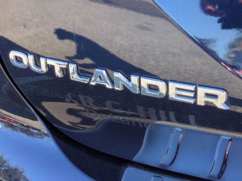 Used 2024 Mitsubishi Outlander SE image 13