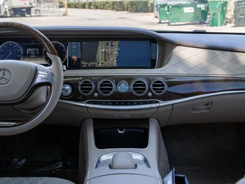 Used 2014 Mercedes-Benz S 550 Sedan image 16