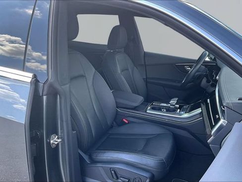 Used 2023 Audi Q8 Premium Plus AWD/4WD image 7