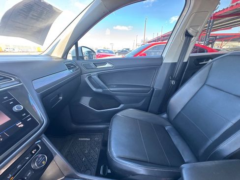 Used 2018 Volkswagen Tiguan SEL image 25