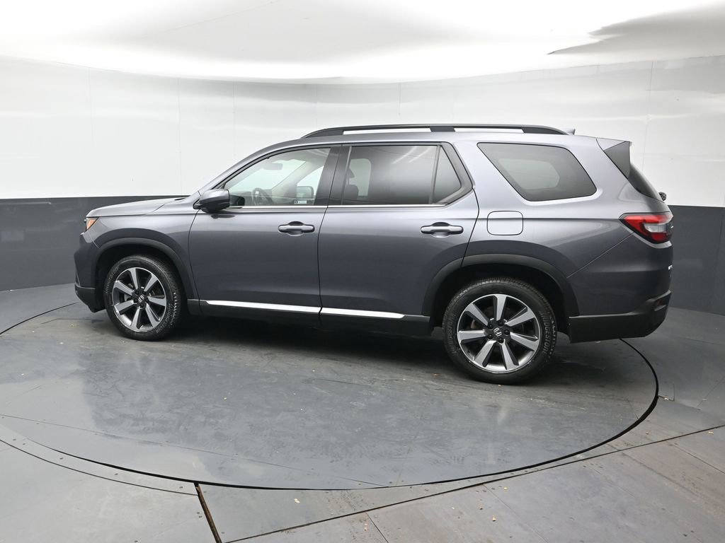 Used 2024 Honda Pilot Elite image 4
