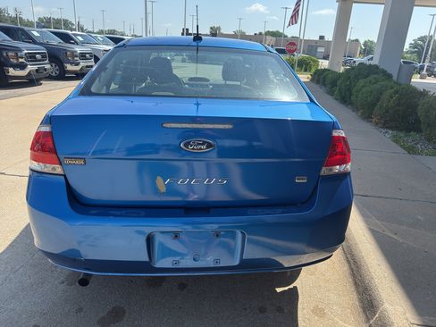 Used 2011 Ford Focus SE FWD image 7