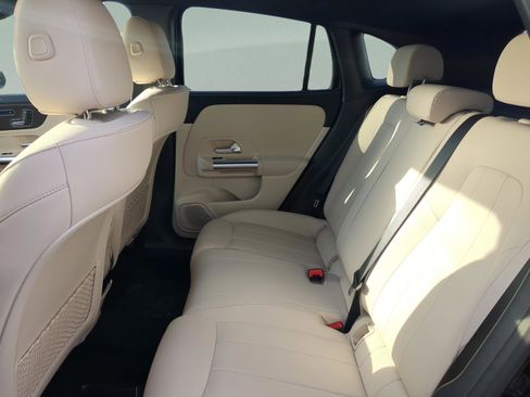 Certified 2025 Mercedes-Benz GLA 250 image 7