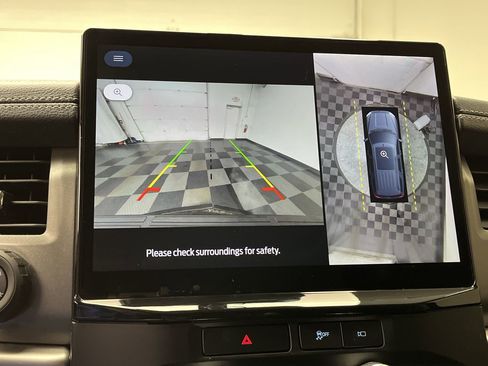 Certified 2023 Ford Expedition XLT image 6