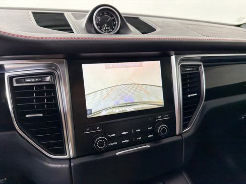 Used 2017 Porsche Macan GTS image 17