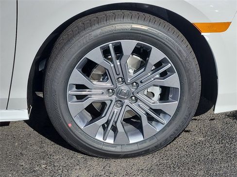 New 2026 Honda Odyssey Touring image 8