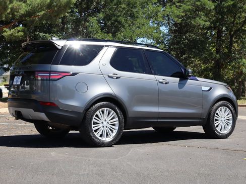 Used 2017 Land Rover Discovery HSE Luxury AWD/4WD image 5