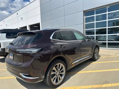 Used 2022 Buick Envision Avenir w/ Technology Package II FWD image 3