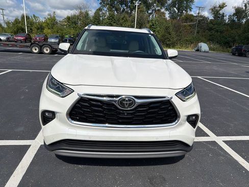 Used 2020 Toyota Highlander Platinum AWD/4WD image 12