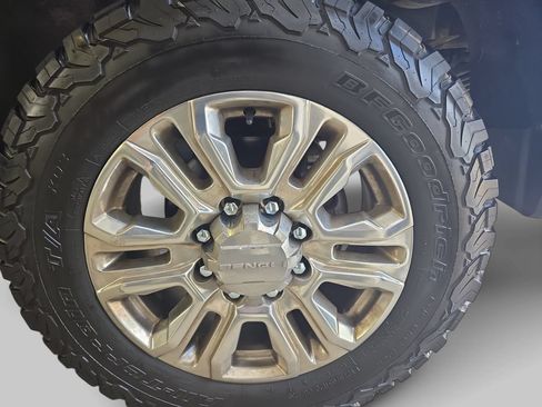 Used 2022 GMC Sierra 3500 Denali w/ Denali Ultimate Package AWD/4WD image 36