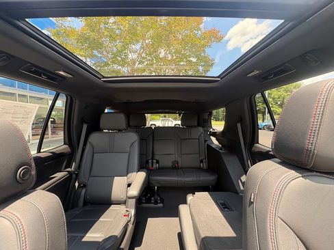 Used 2024 Chevrolet Tahoe RST w/ Luxury Package AWD/4WD image 13