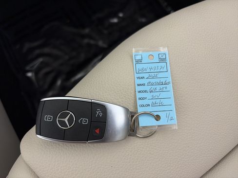 Certified 2025 Mercedes-Benz GLB 250 4MATIC image 30