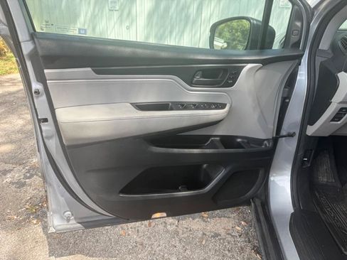 Used 2018 Honda Odyssey EX-L image 24