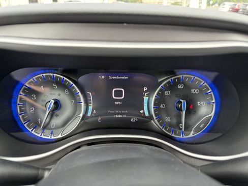 Used 2025 Chrysler Pacifica Select FWD image 24