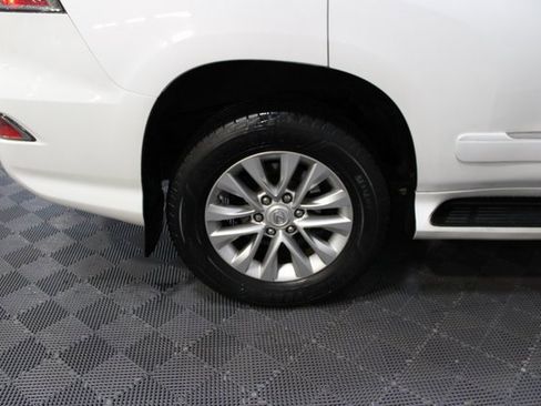 Used 2014 Lexus GX 460 image 11