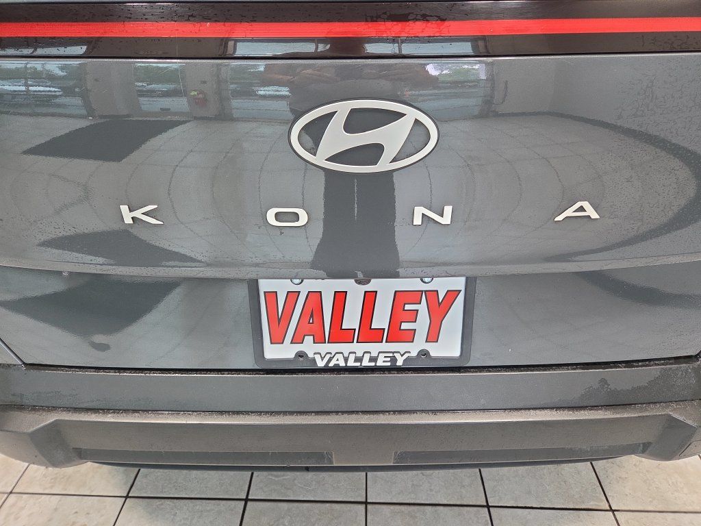 Used 2025 Hyundai Kona SEL AWD/4WD image 9