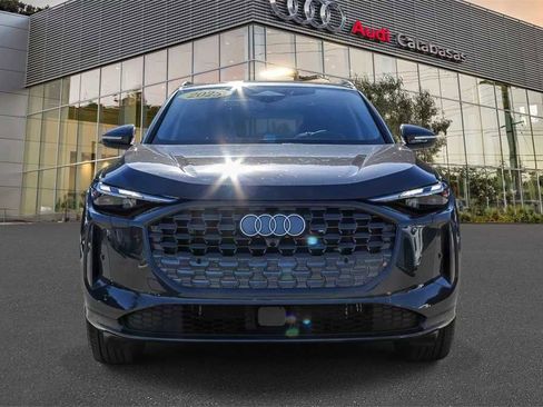 Used 2025 Audi Q5 Premium w/ Convenience Package image 6