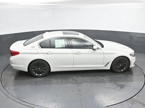 Used 2019 BMW 530e xDrive w/ Convenience Package AWD/4WD image 35
