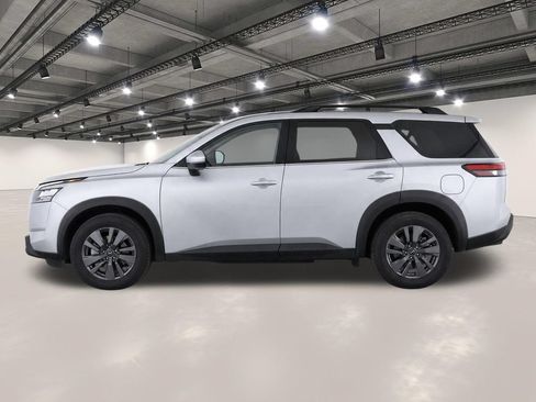 Used 2024 Nissan Pathfinder SV FWD image 6