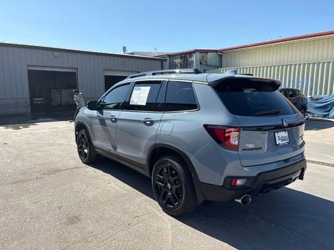 Used 2024 Honda Passport Black Edition image 5