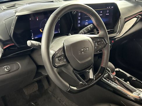 Used 2025 Chevrolet Trax RS w/ Driver Confidence Package FWD image 14