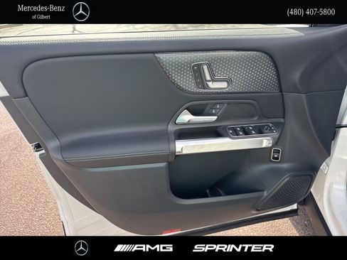 New 2026 Mercedes-Benz GLB 250 image 12