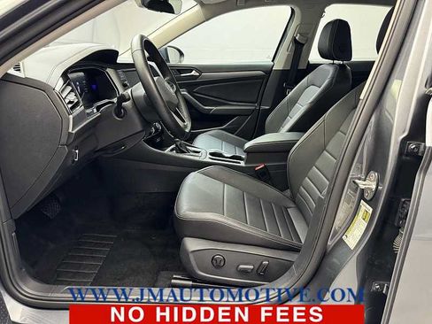 Used 2024 Volkswagen Jetta SE w/ Panoramic Sunroof Package FWD image 13