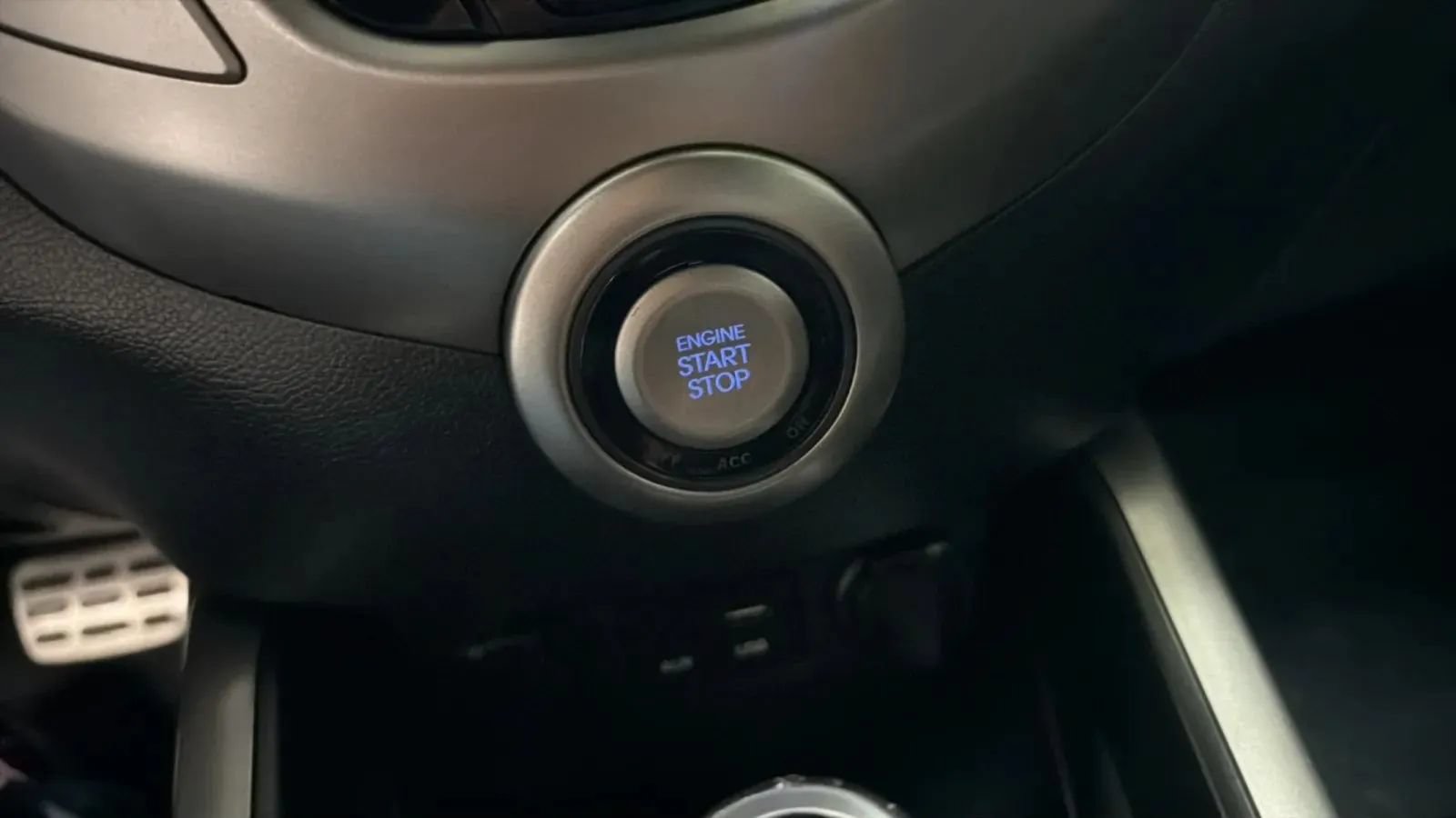 Used 2016 Hyundai Veloster w/ Option Group 03 FWD image 15