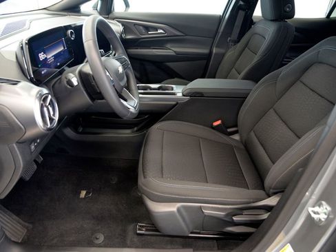 Used 2025 Chevrolet Equinox EV LT FWD image 15