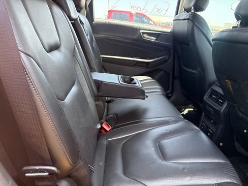 Used 2019 Ford Edge Titanium w/ Equipment Group 301A FWD image 6