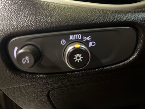 Used 2024 Chevrolet Malibu LT image 40