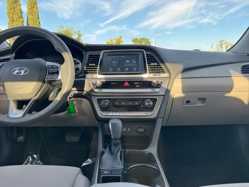 Used 2018 Hyundai Sonata SE image 15