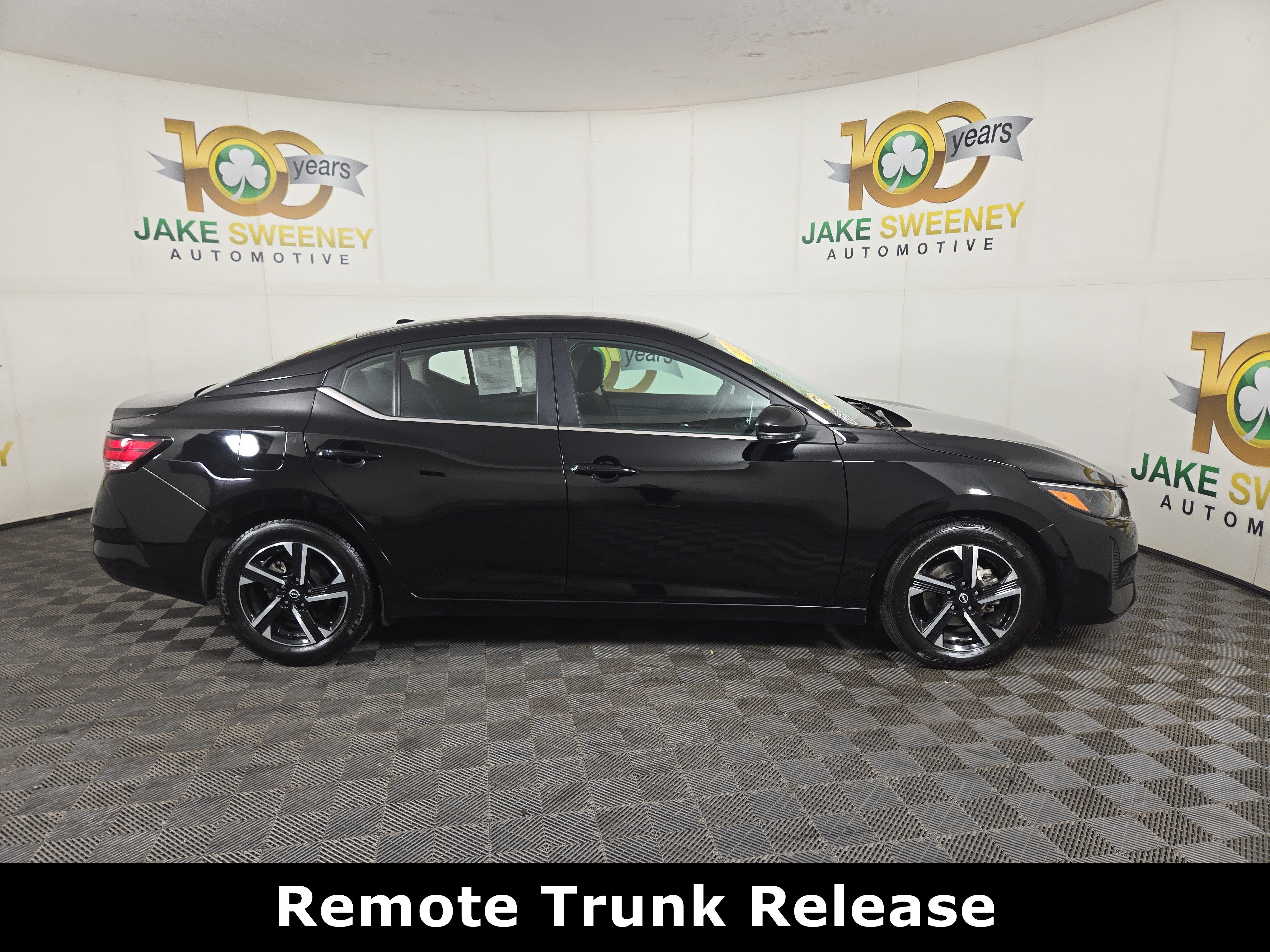Used 2024 Nissan Sentra SV FWD image 10
