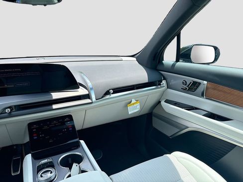 New 2026 Cadillac Vistiq Luxury image 24