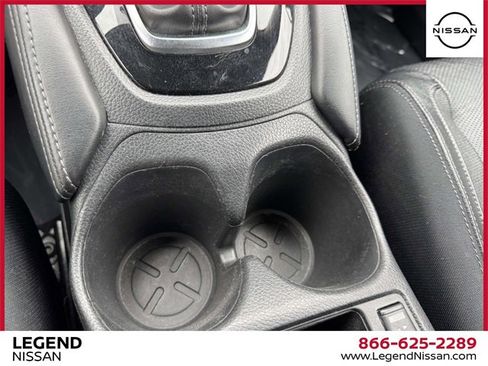 Used 2018 Nissan Rogue SL w/ Premium Package image 28