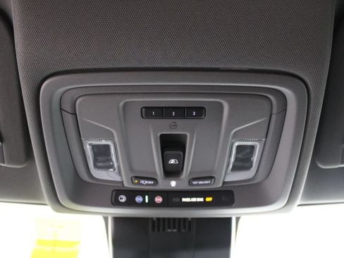 Used 2025 Chevrolet Silverado 1500 LTZ AWD/4WD image 46