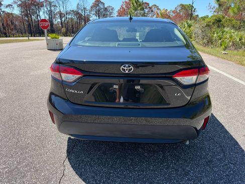 Used 2022 Toyota Corolla LE FWD image 4