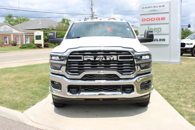 Used 2025 RAM 3500 Tradesman AWD/4WD image 7