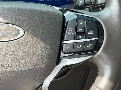 Used 2021 Ford Explorer Platinum w/ Equipment Group 601A AWD/4WD image 17