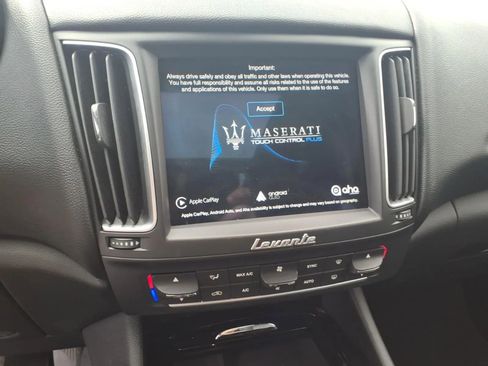 Used 2018 Maserati Levante AWD/4WD image 29