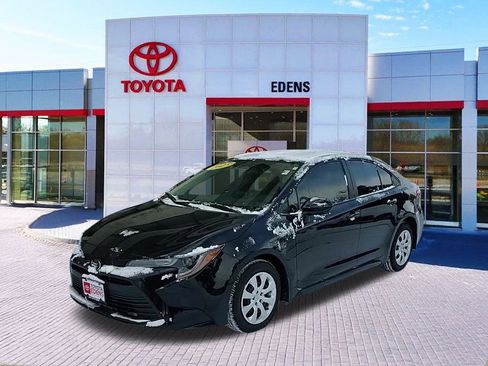 Used 2025 Toyota Corolla LE image 8