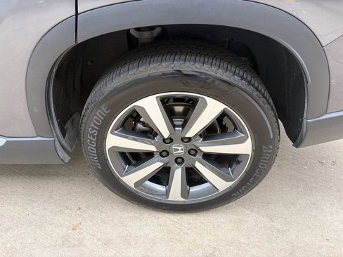 Certified 2025 Honda Pilot Touring image 39