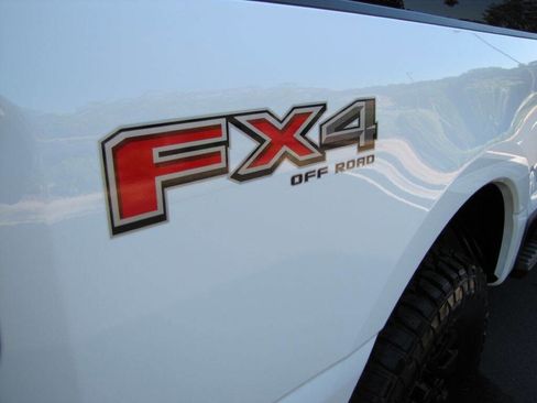 Used 2023 Ford F250 XLT w/ FX4 Off-Road Package image 32